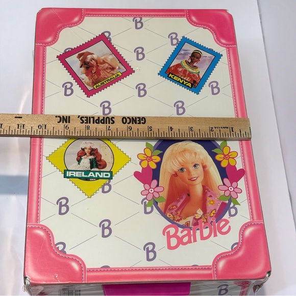 90s Barbie Take Along Doll Trunk World Travel Handle Rolling Cardboard Suitcase - Picture 4 of 16